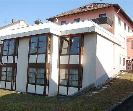 Hotel Am Brenner Таубербишофсхайм Екстериор снимка