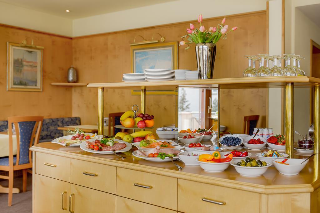 Hotel Am Brenner Таубербишофсхайм Екстериор снимка