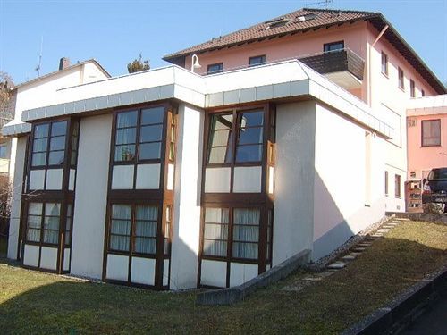 Hotel Am Brenner Таубербишофсхайм Екстериор снимка